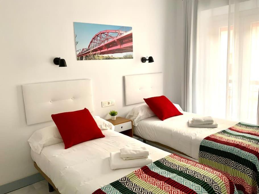 My Home In Triana, Luminoso Y Acogedor Apartamento Seville Luaran gambar