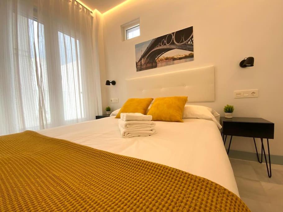 My Home In Triana, Luminoso Y Acogedor Apartamento Seville Luaran gambar