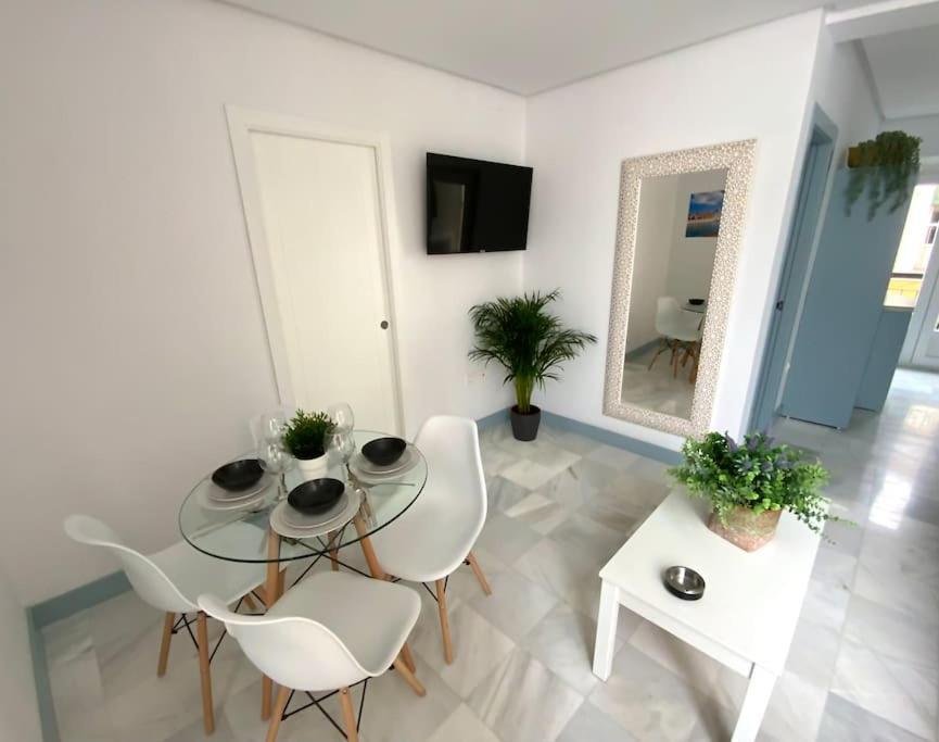 My Home In Triana, Luminoso Y Acogedor Apartamento Seville Luaran gambar